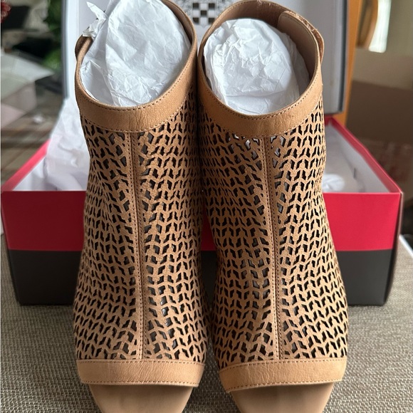 Authentic Vince Camuto ankle boots for a night on the town! - Picture 5 of 8